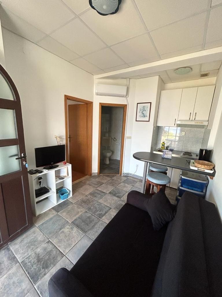 Apartments By The Sea Slatine, Ciovo - 1128 Εξωτερικό φωτογραφία