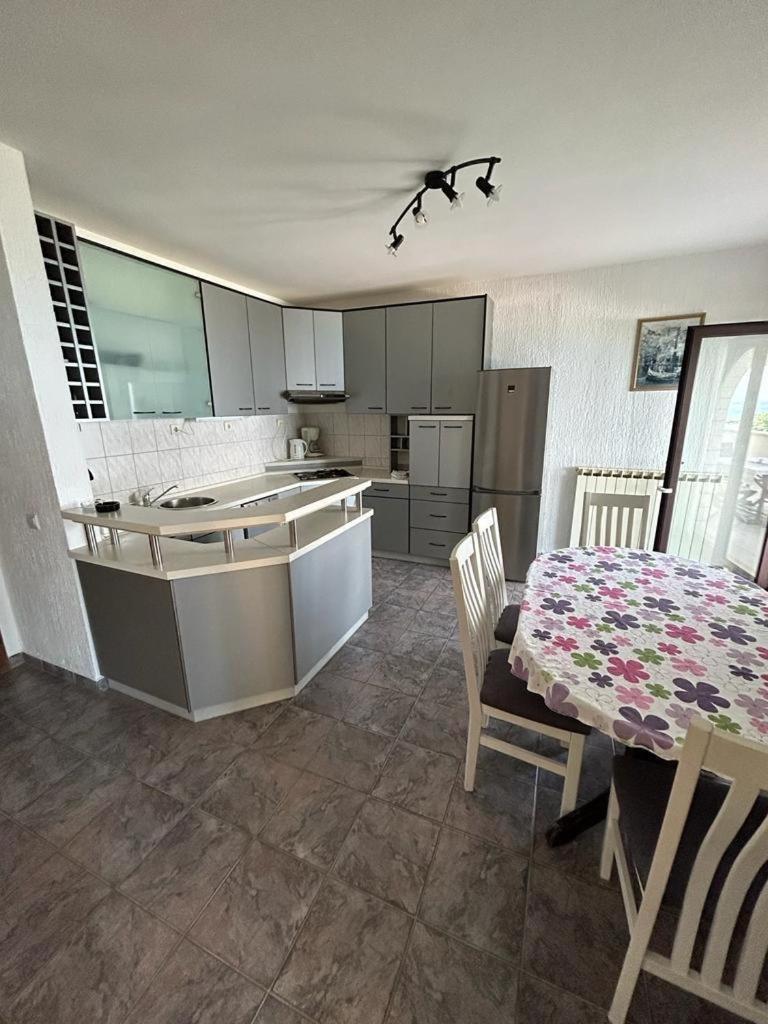 Apartments By The Sea Slatine, Ciovo - 1128 Εξωτερικό φωτογραφία