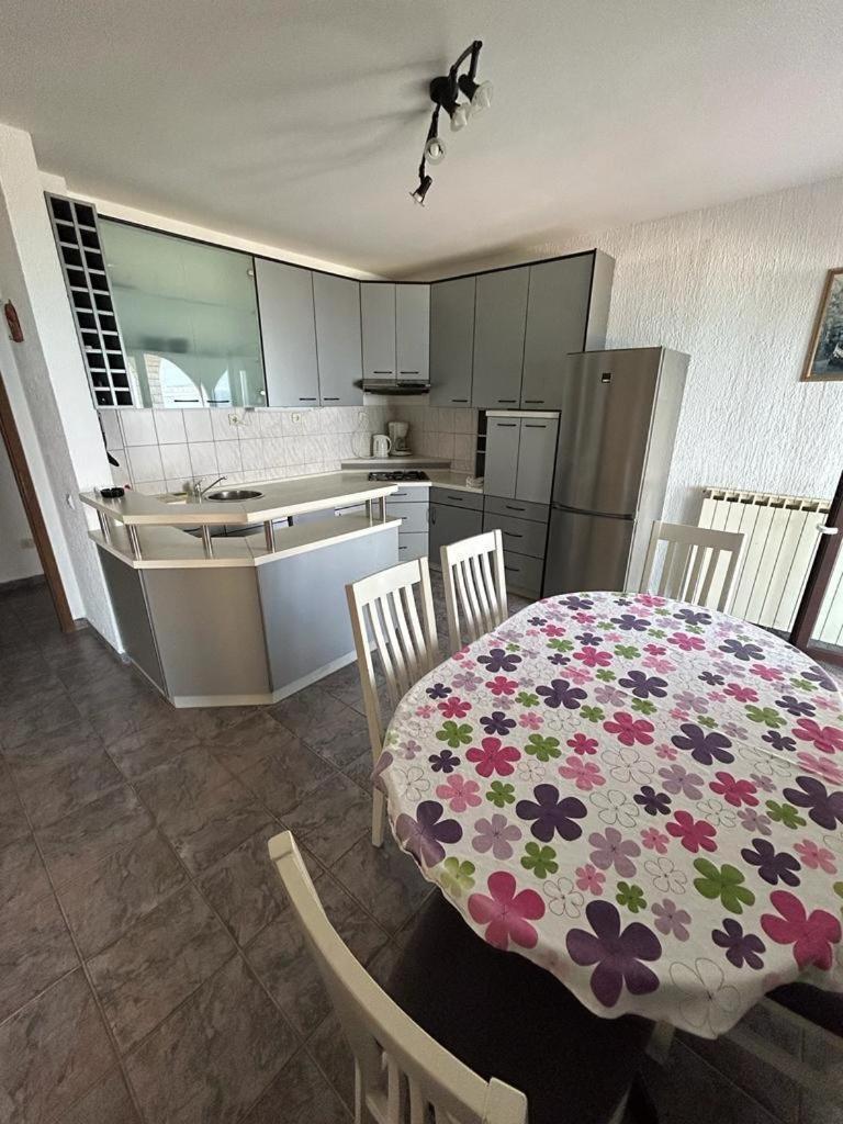 Apartments By The Sea Slatine, Ciovo - 1128 Εξωτερικό φωτογραφία